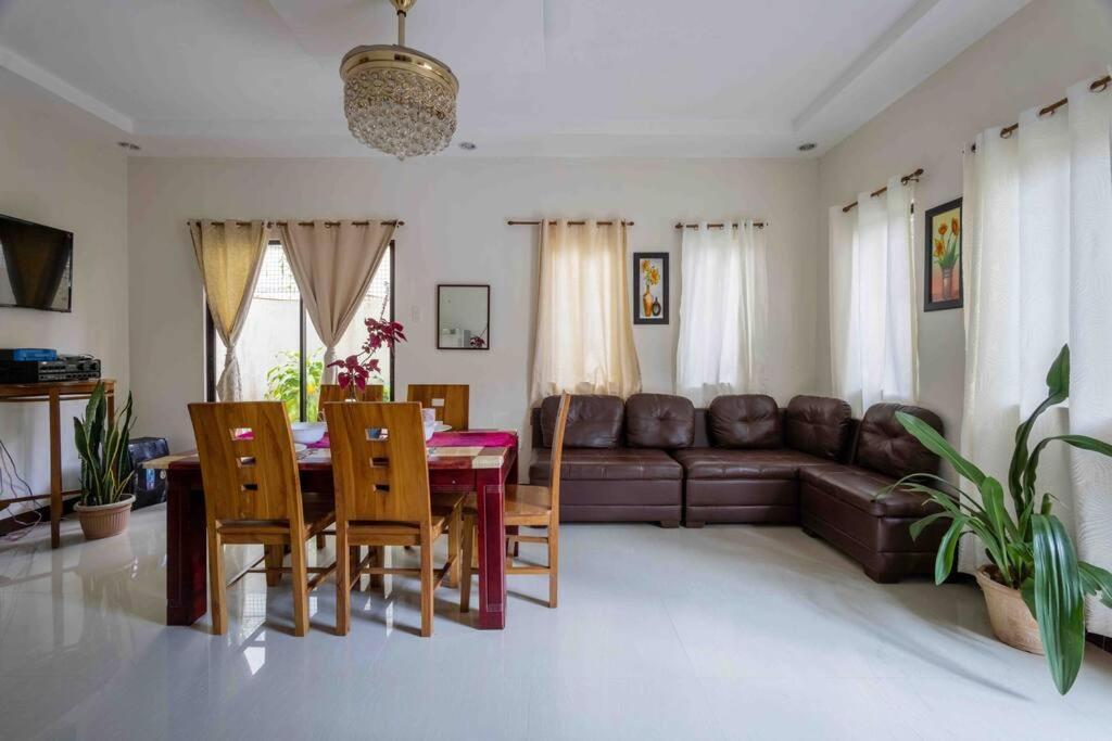 Four Bedroom Staycation House In Tagaytay Tagaytay City Exterior foto